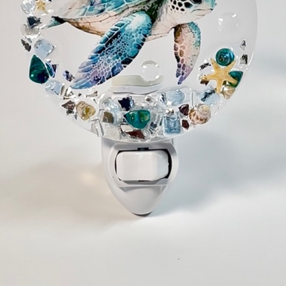 🐢 Coastal Sea Turtle Night Light - Sea Glass & REAL Florida Coast Sea Sh… - Picture 5 of 10